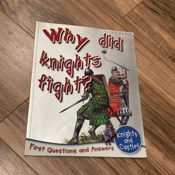 Set of four (4) educational children books ~ mummies ~Roman’s~ pirates ~ knights - Picture 8 of 10